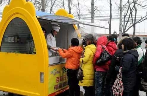 書報亭、早餐車，甚至垃圾桶都有二維碼“身份證”了。