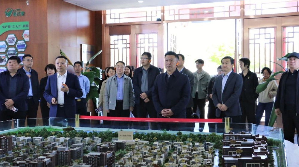 青島市區(qū)總工會(huì)到訪綠天使觀摩調(diào)研